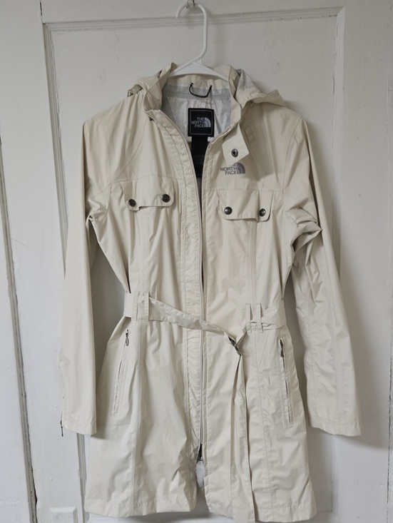 The North Face Jackets & Blazers - The North Face Hyvent Womens XS Cream Hooded Raincoat with Belt